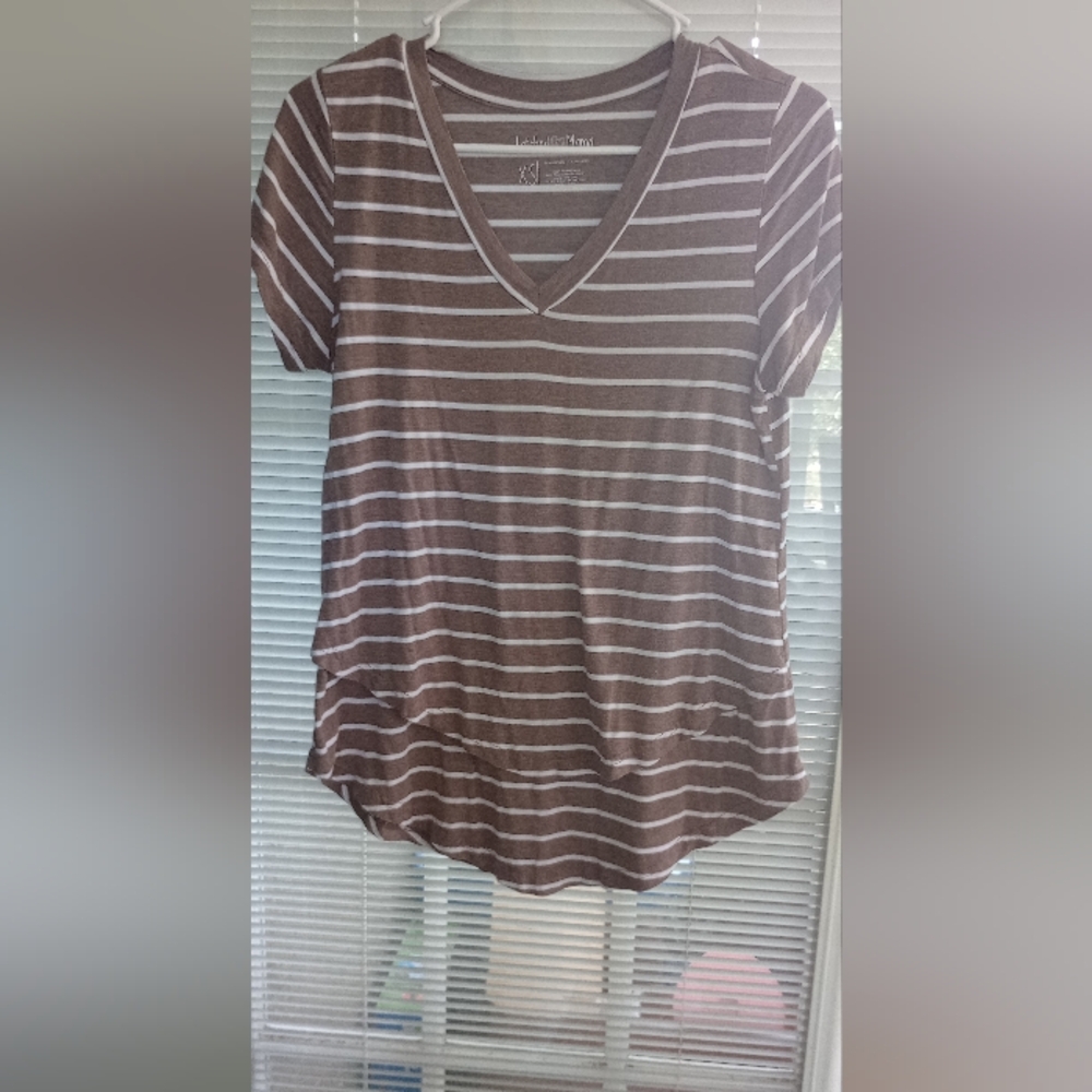 Latched Mama boyfriend nursing tee